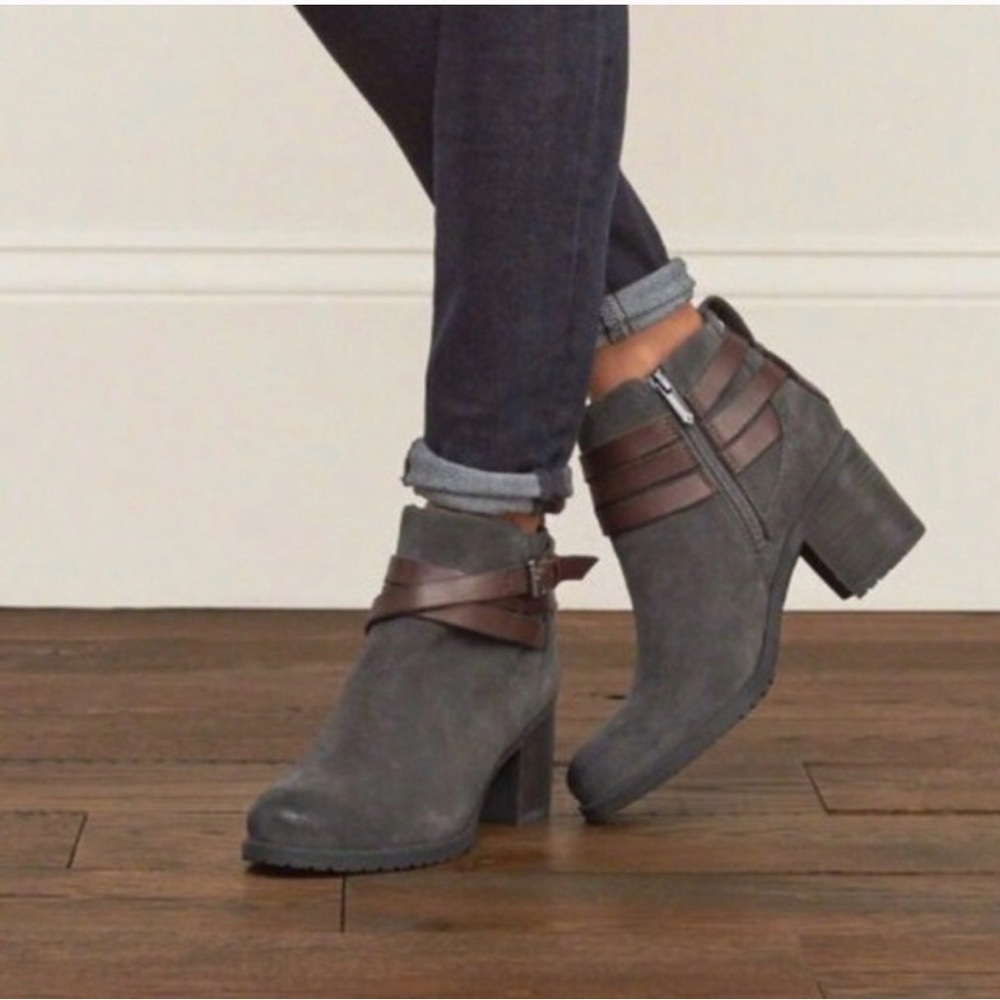 Sam Edelman Hannah Chelsea Suede Ankle Boots